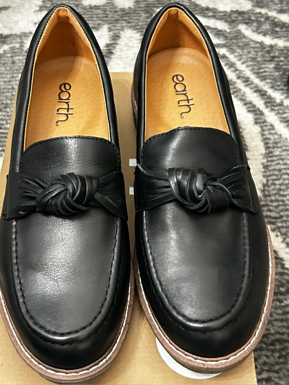 Earth Black Leather Knot-Detail Slip-On Loafers Size 7.5